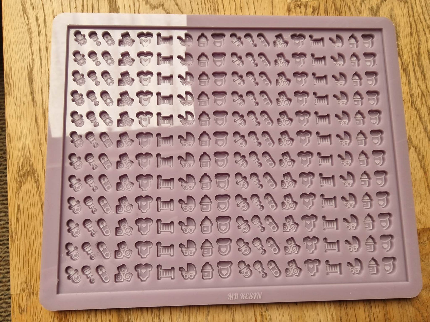 Baby Scoopy / Scoopies / Tiny Melts Silicone Mould