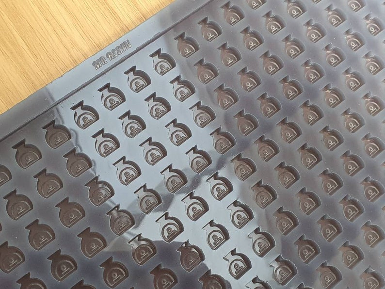 Mini Wax Burner Scoop / Scoopy / Scoopies / Tiny Melts Silicone Mould