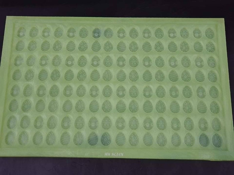 Easter Egg Scoop / Scoopy / Scoopies / Tiny Melts Silicone Mould